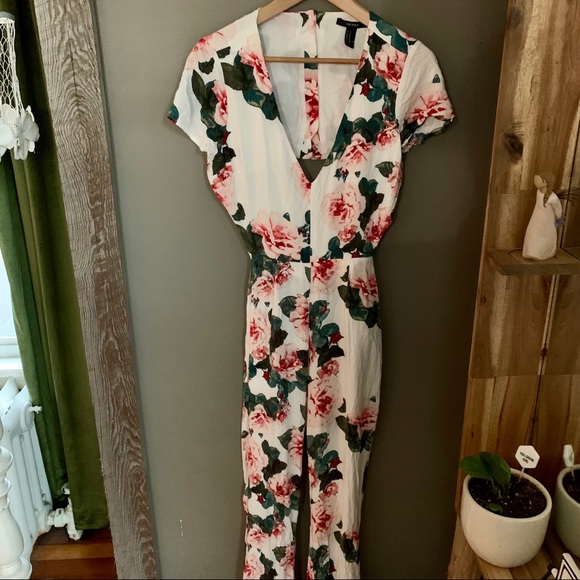 Forever 21 floral jumpsuit - Picture 1 of 3